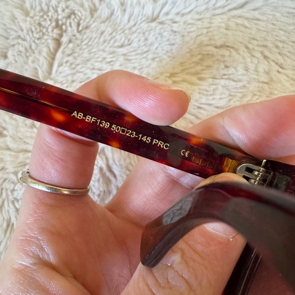 DIFF EYEWEAR Katelyn Brown Amber Tortoise & Blue Flash Sunglasses - Picture 8 of 9